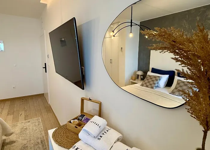 Luxury Skyfall Σπλιτ