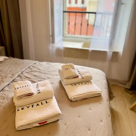 بيت ضيافة Luxury Skyfall 4*