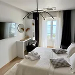 Luxury Skyfall Maison d'hôtes 4*
