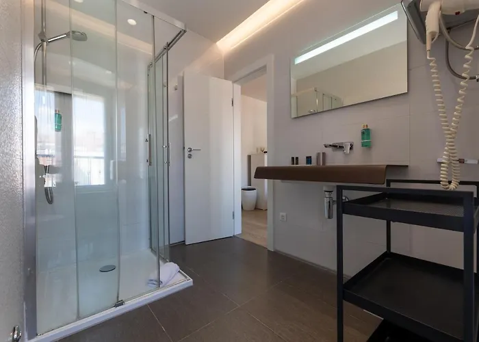 בית הארחה Luxury Skyfall