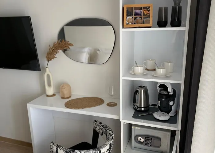 Luxury Skyfall בית הארחה